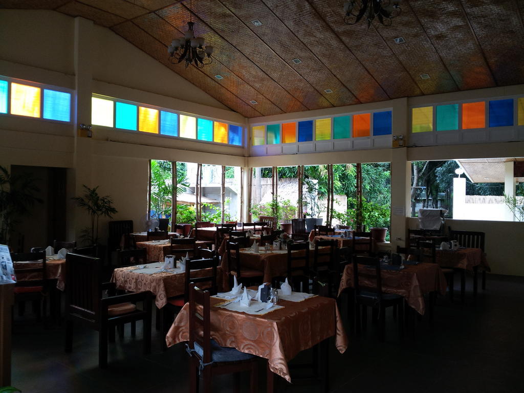 Blue Lagoon Inn & Suites Puerto Princesa Exterior foto