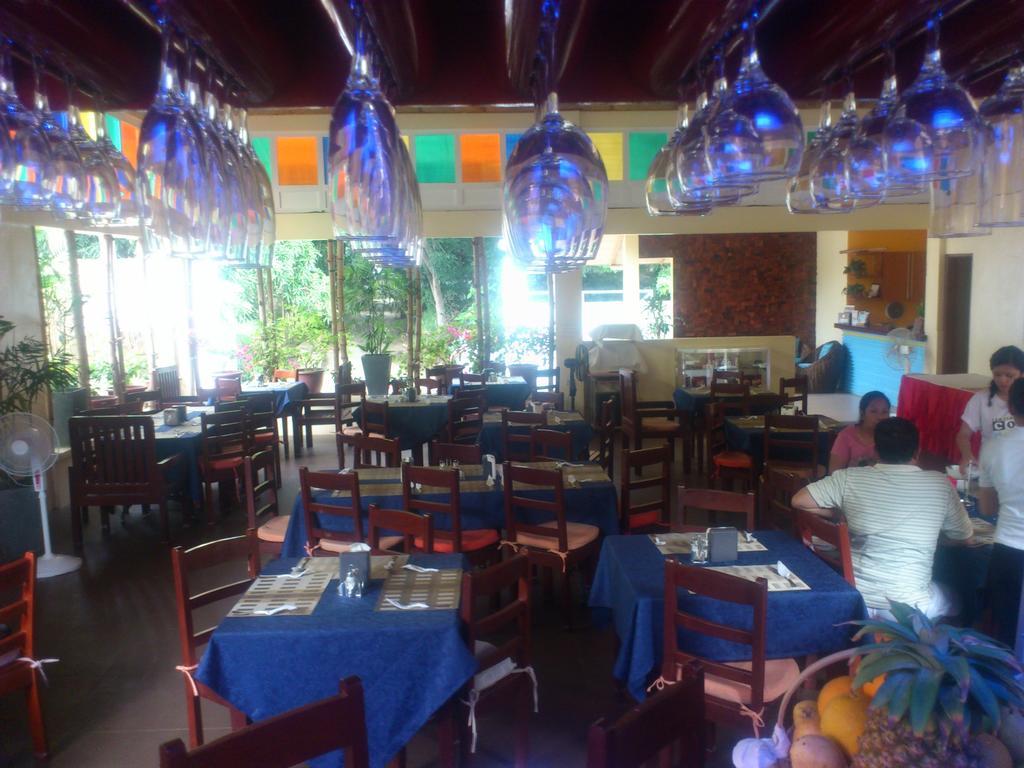 Blue Lagoon Inn & Suites Puerto Princesa Exterior foto